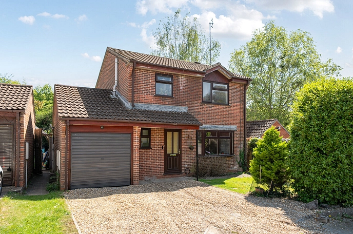 3 bedroom  detached house for sale