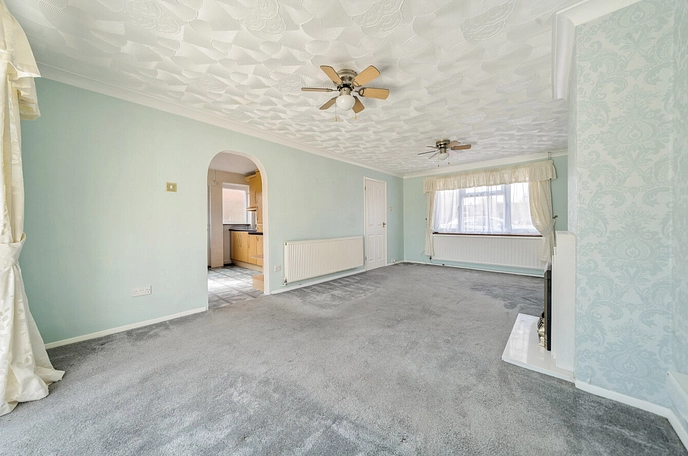 3 bedroom  semi-detached house for sale