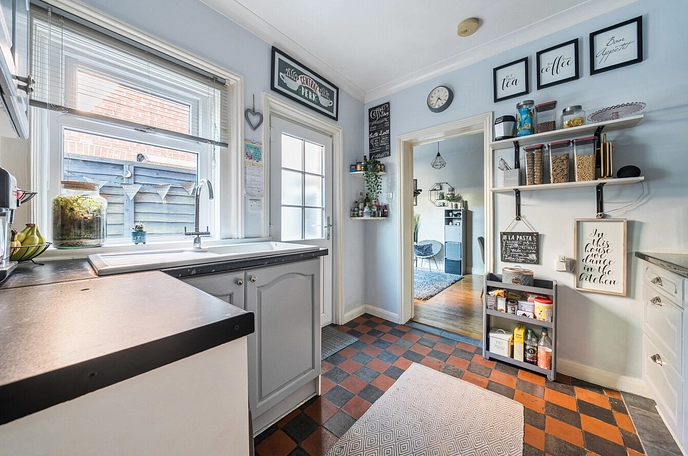 3 bedroom  terraced house for sale