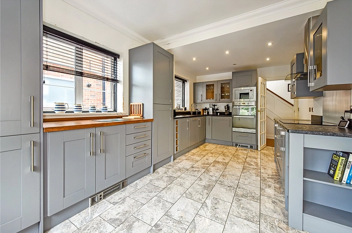 3 bedroom  detached house for sale