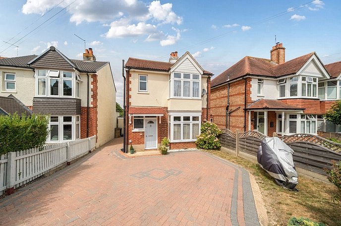3 bedroom  detached house for sale