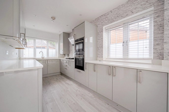 4 bedroom  detached house for sale