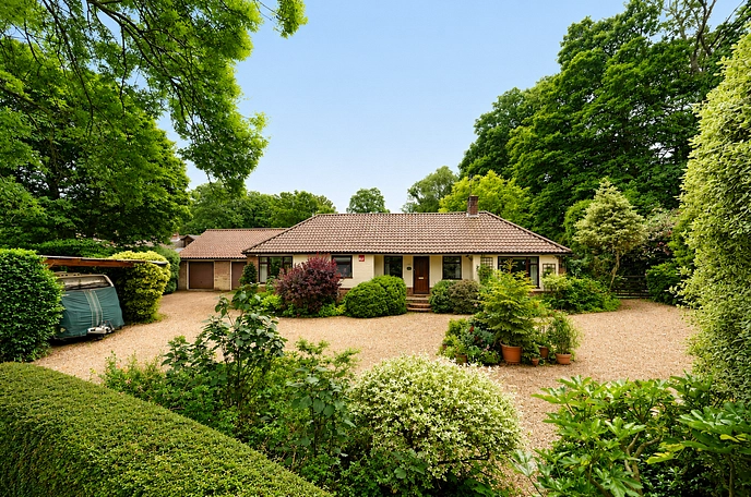 4 bedroom  detached bungalow for sale