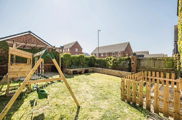 4 bedroom  detached house for sale