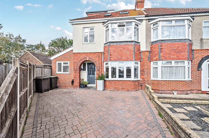 4 bedroom  semi-detached house for sale