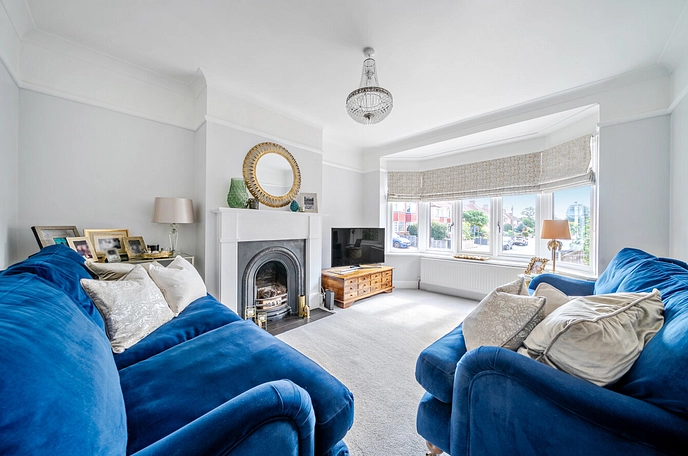 4 bedroom  semi-detached house for sale