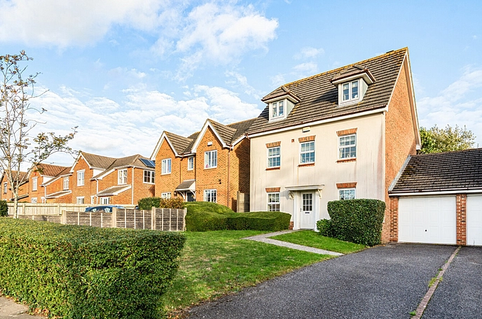 5 bedroom  detached house for sale