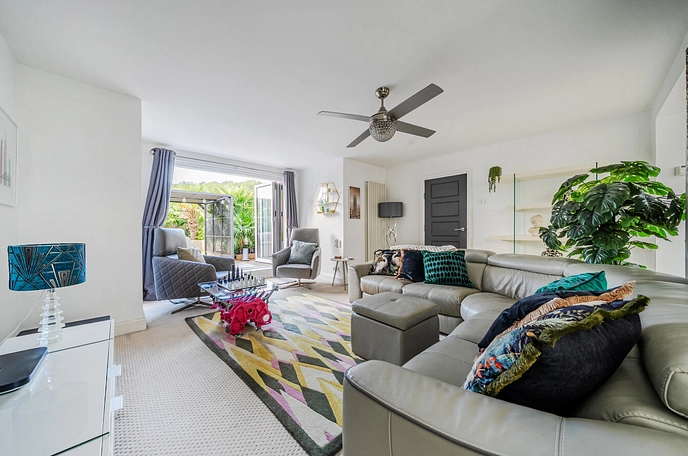 4 bedroom  detached house for sale