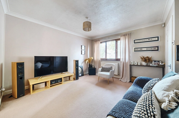3 bedroom  semi-detached house for sale