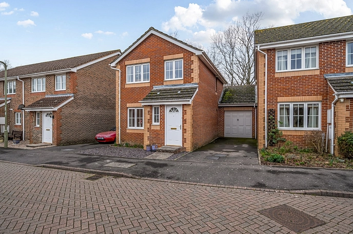 3 bedroom  detached house for sale