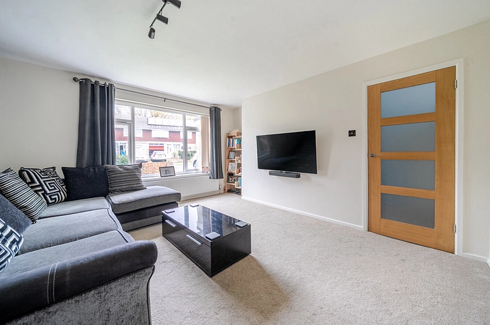 3 bedroom  semi-detached house for sale