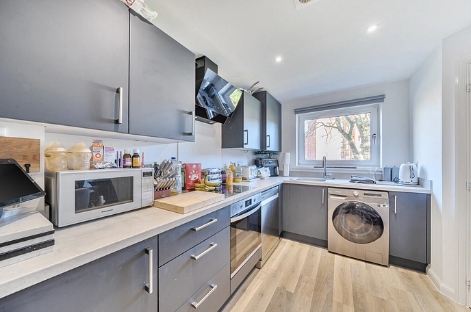 2 bedroom  semi-detached house for sale