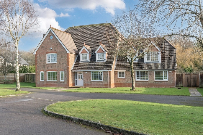 5 bedroom  detached house for sale