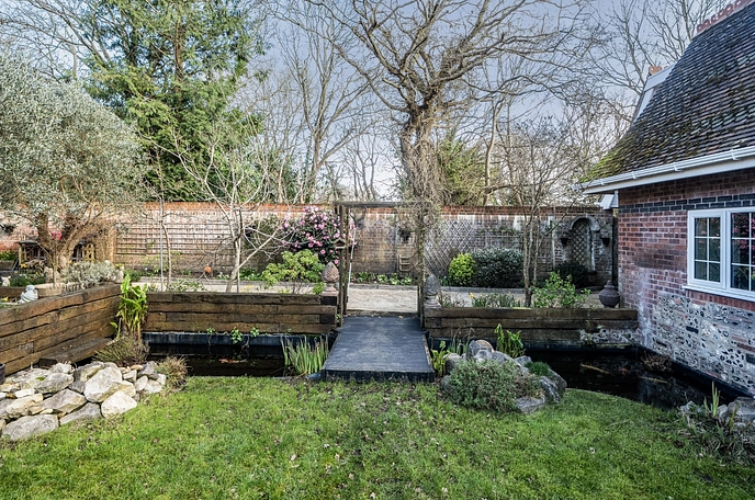 5 bedroom house for sale
