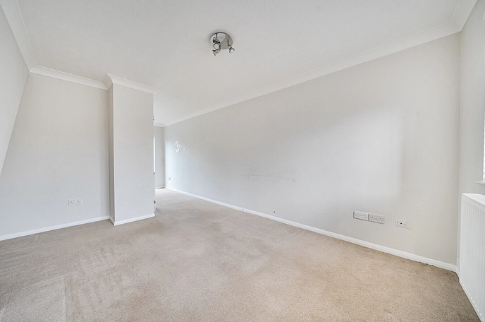 2 bedroom  terraced house for sale