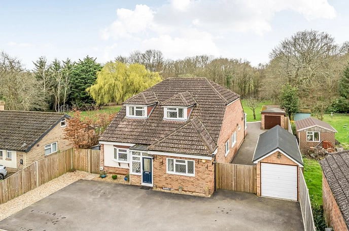 5 bedroom  detached house for sale