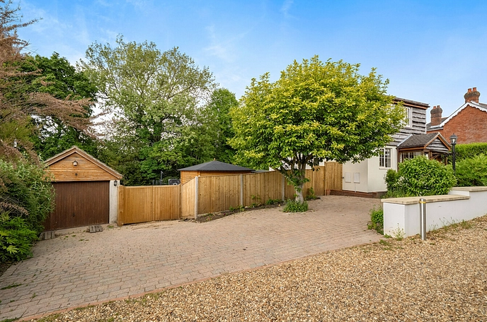 4 bedroom  detached house for sale