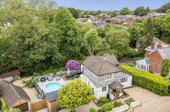 4 bedroom  detached house for sale
