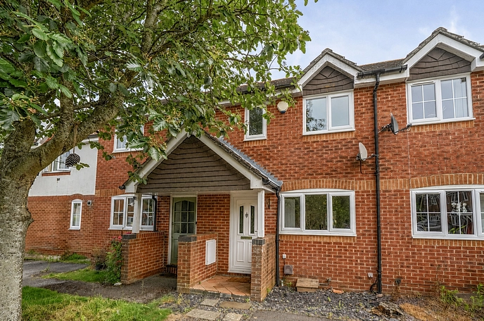 2 bedroom  terraced house for sale