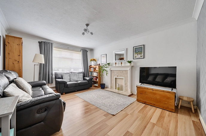 3 bedroom  semi-detached house for sale