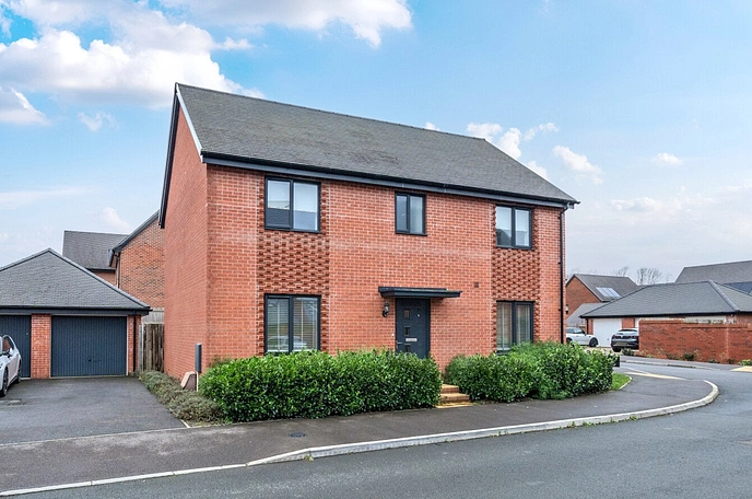 4 bedroom  detached house for sale