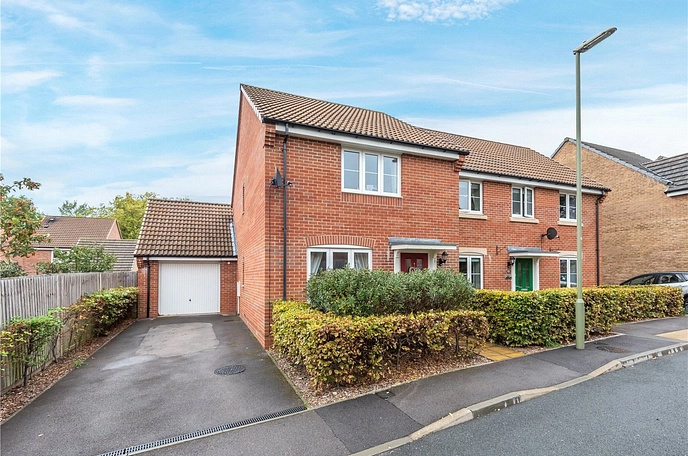 2 bedroom semi-detached house to rent