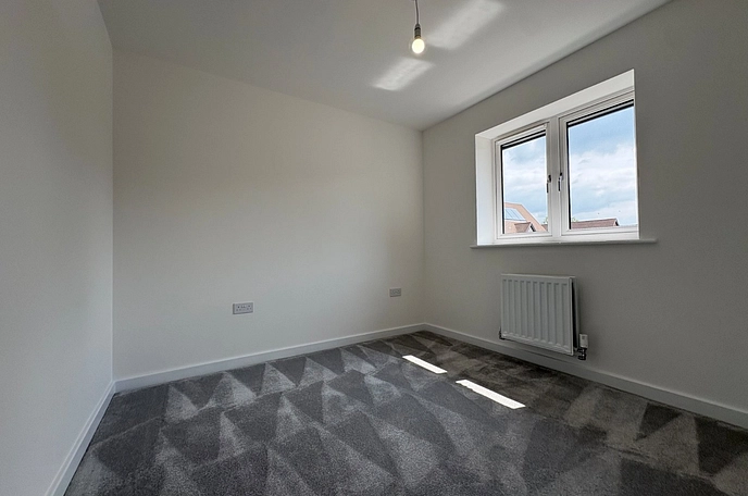 3 bedroom  semi-detached property to rent