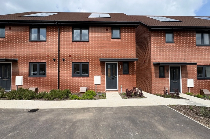 3 bedroom  semi-detached property to rent