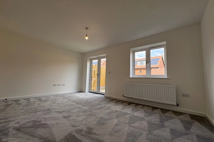 3 bedroom  semi-detached property to rent