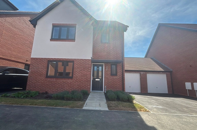 3 bedroom  semi-detached property to rent