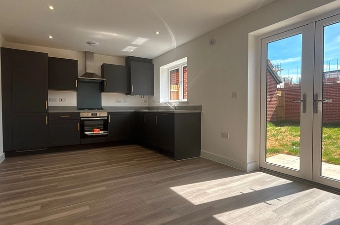 3 bedroom  semi-detached property to rent
