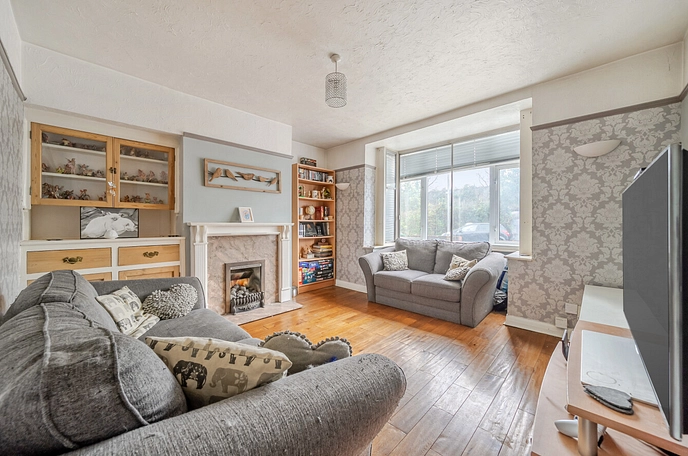 3 bedroom  semi-detached house for sale