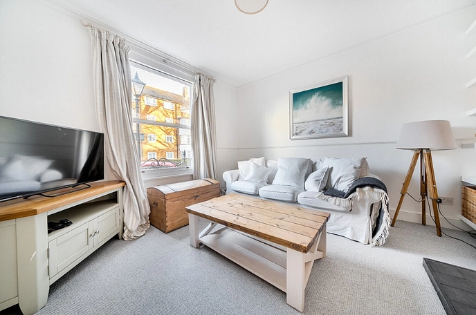 3 bedroom  terraced property for sale