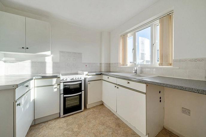 2 bedroom  terraced house for sale