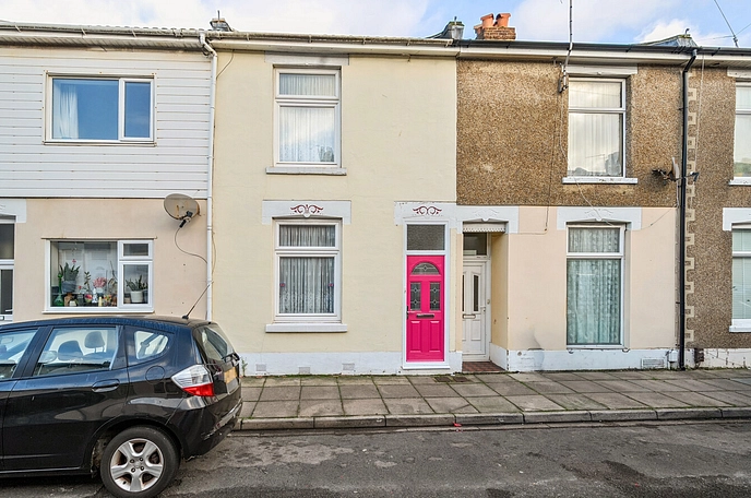3 bedroom  terraced house for sale