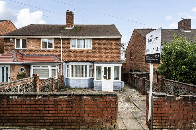 2 bedroom  semi-detached house for sale