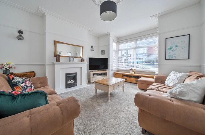 4 bedroom  terraced house for sale
