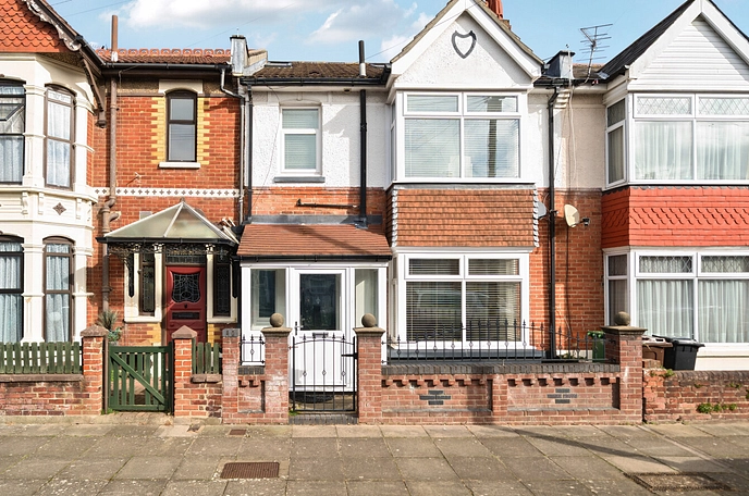 4 bedroom  terraced house for sale