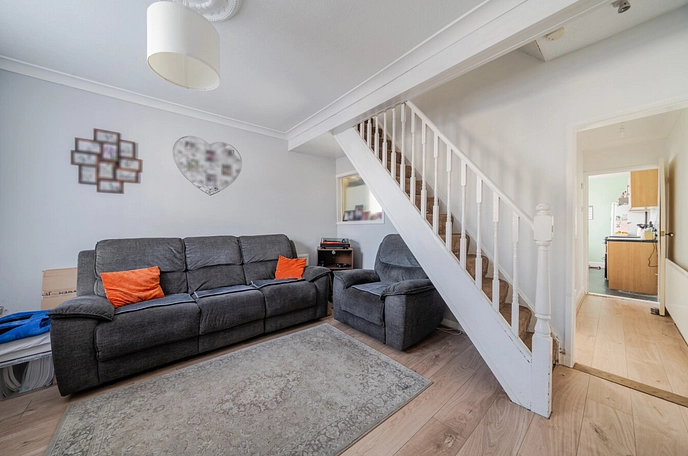 2 bedroom  terraced house for sale