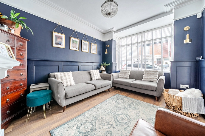 2 bedroom  terraced house for sale