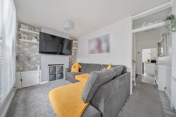 2 bedroom  terraced house for sale