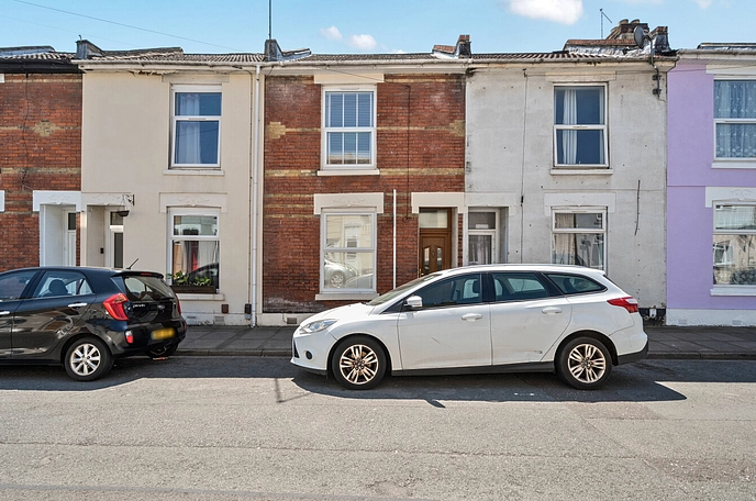 2 bedroom  terraced house for sale