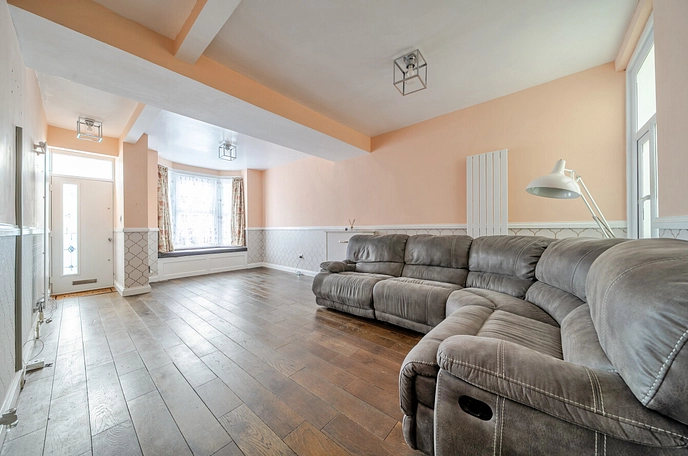3 bedroom  terraced house for sale
