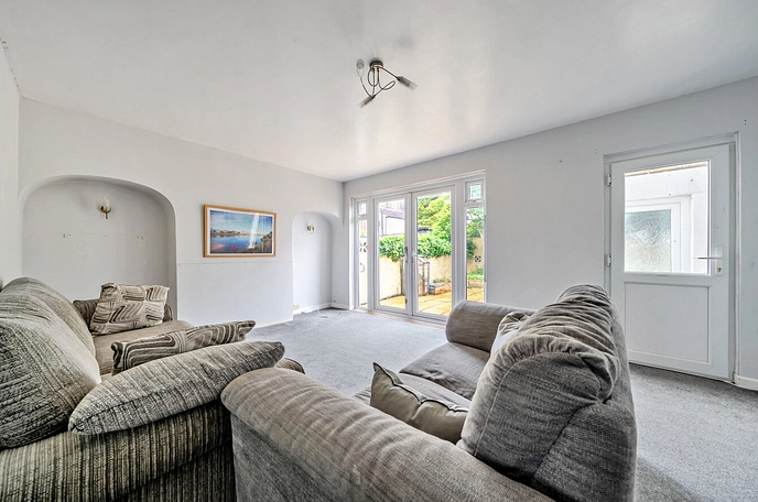 3 bedroom  terraced house for sale