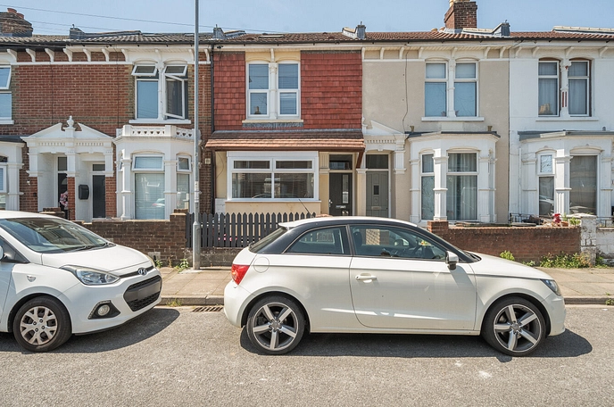 4 bedroom  terraced house for sale