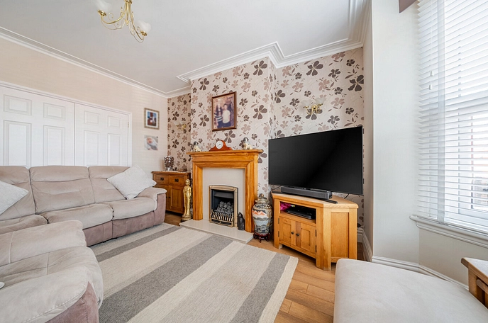 4 bedroom  terraced house for sale