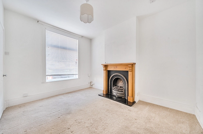 2 bedroom  terraced house for sale
