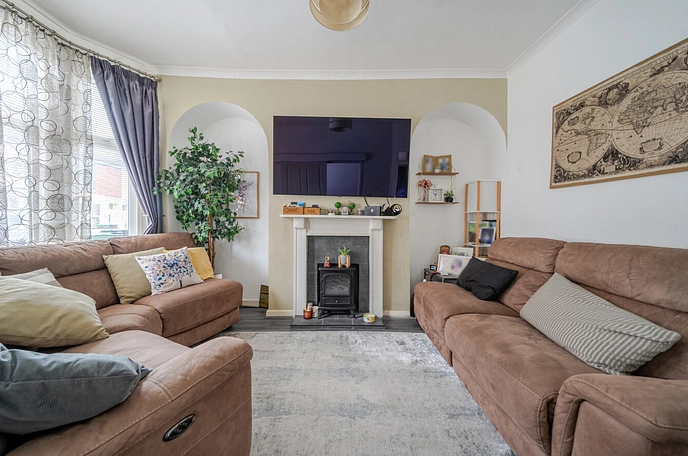 3 bedroom  terraced house for sale