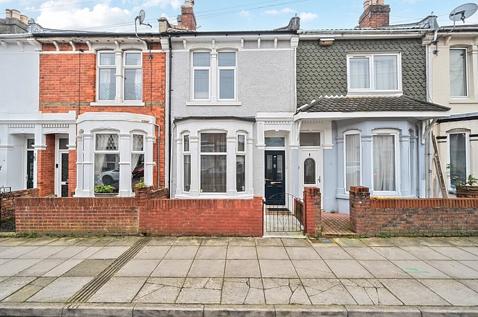3 bedroom  terraced house for sale