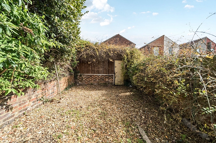 3 bedroom  terraced house for sale